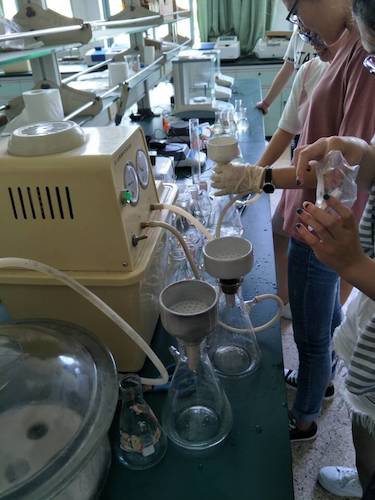 七月十三日 澳门银河
  澳门银河
赴杭州余杭区“五水共治”调查与研究分队社会实践小分队 叶绿素a的测量之抽滤