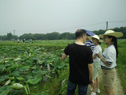 七月二十一号 澳门银河
 澳门银河
赴余杭“宣传教育”小分队 五水共治对农村的影响 (2)
