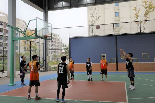 “生生律动”法学院与澳门银河
篮球联赛赛场上的运动员
