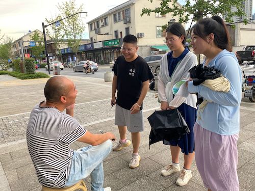 7月4日 澳门银河
 “垃圾分类，人人有责”小分队 采访路人
